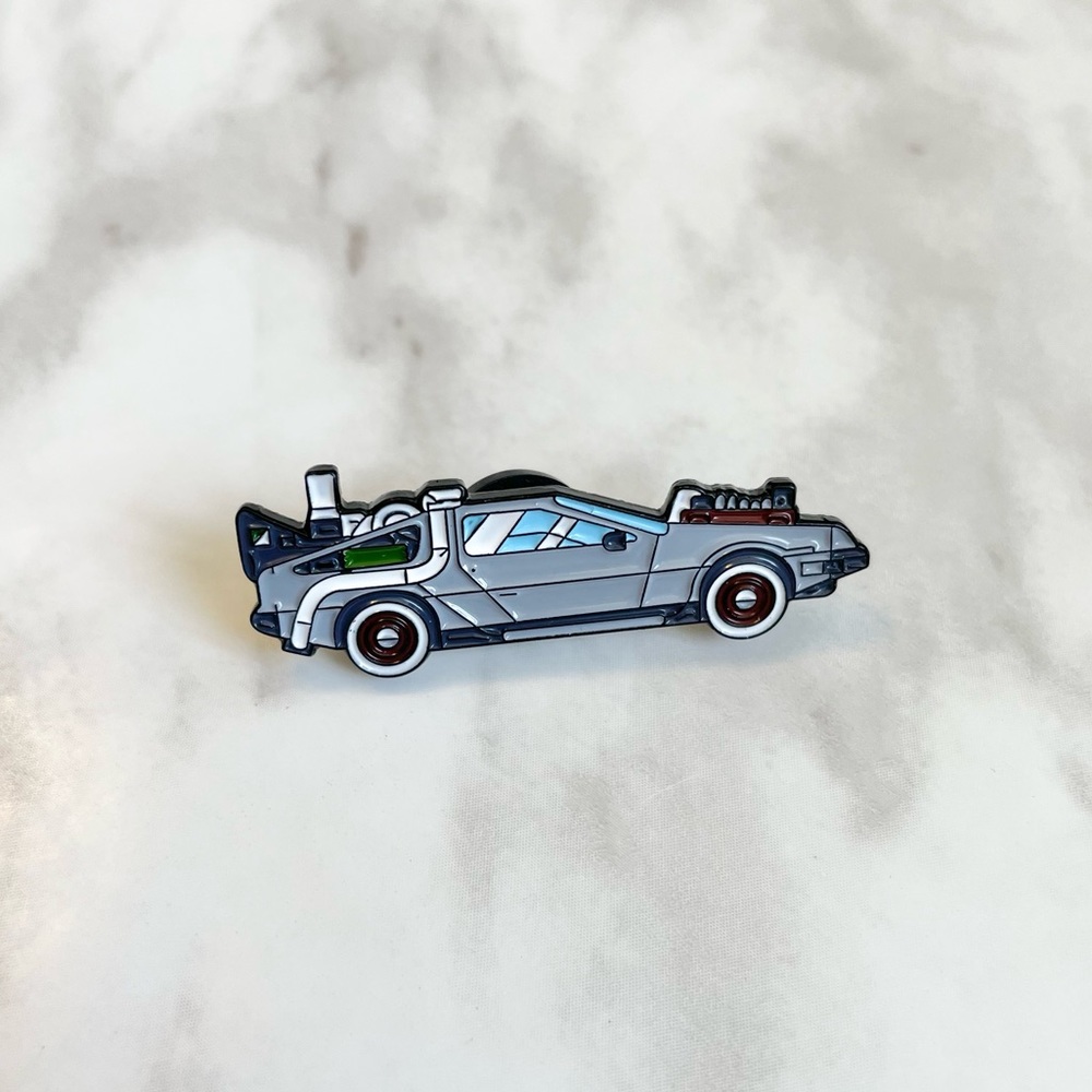 🎉 New Back to the Future DeLorean Car Pin